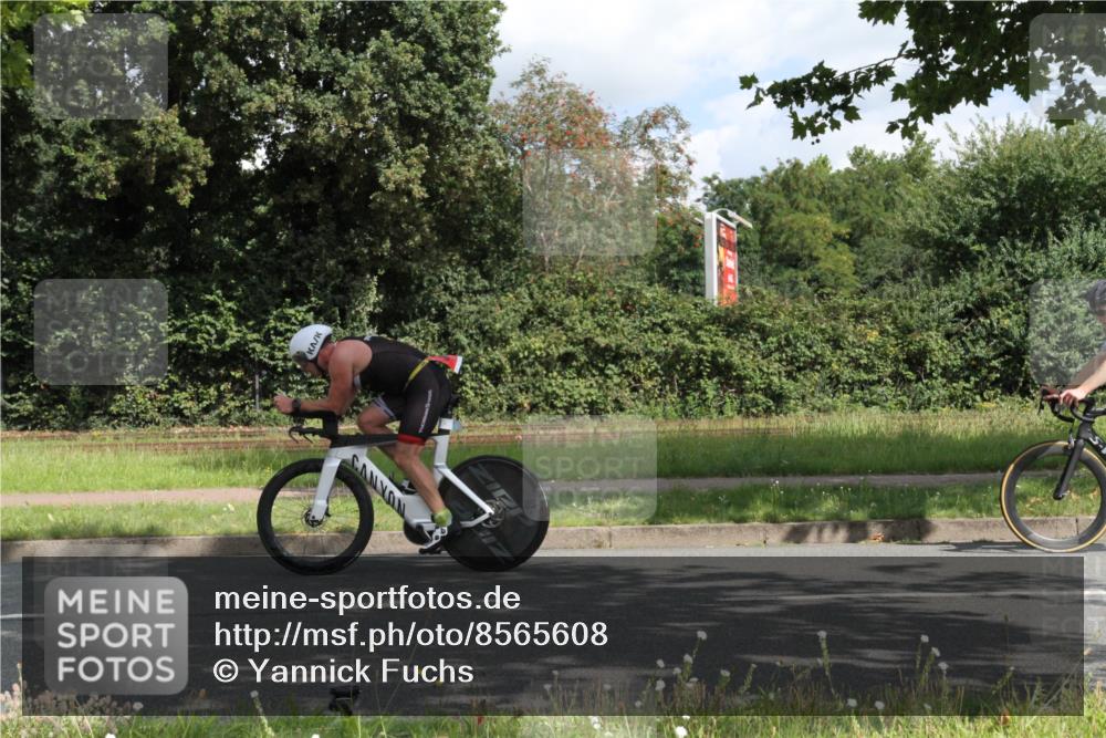 10.08.2025 - GEWOBA Citytriathlon Bremen Yannick Fuchs http://msf.ph/oto/8565608 10.08.2025 12:09:00 Radfahren 619, 684, 727, 731, 850, 871, 883 meine-sportfotos.de