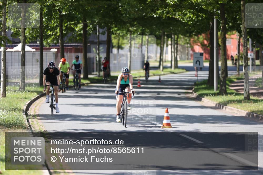 10.08.2025 - GEWOBA Citytriathlon Bremen Yannick Fuchs http://msf.ph/oto/8565611 10.08.2025 14:49:48 Radfahren 6, 169, 193, 305, 322, 328, 377, 402, 407, 429, 461, 466, 509, 517 meine-sportfotos.de