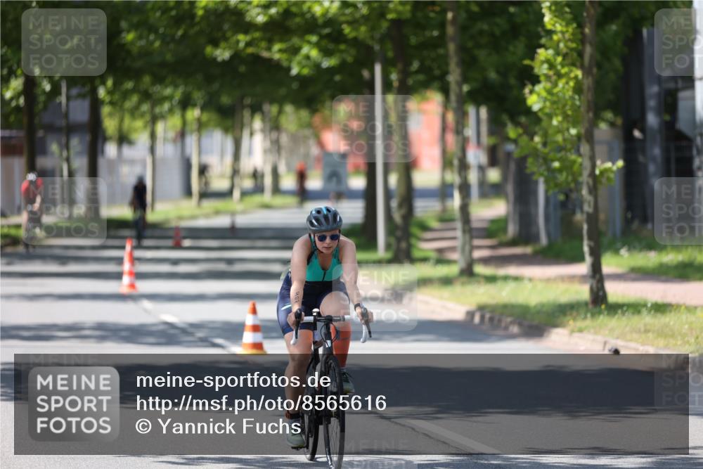 10.08.2025 - GEWOBA Citytriathlon Bremen Yannick Fuchs http://msf.ph/oto/8565616 10.08.2025 14:49:50 Radfahren 6, 169, 193, 293, 305, 322, 328, 377, 402, 407, 429, 466, 509, 517 meine-sportfotos.de