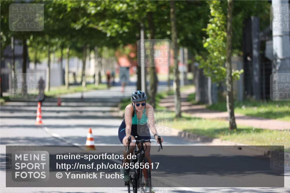 10.08.2025 - GEWOBA Citytriathlon Bremen Yannick Fuchs http://msf.ph/oto/8565617 10.08.2025 14:49:50 Radfahren 6, 169, 193, 293, 305, 322, 328, 377, 402, 407, 429, 466, 509, 517 meine-sportfotos.de