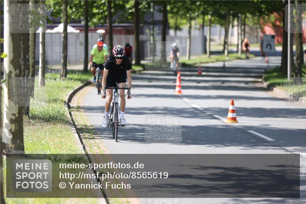 10.08.2025 - GEWOBA Citytriathlon Bremen Yannick Fuchs http://msf.ph/oto/8565619 10.08.2025 14:49:50 Radfahren 6, 169, 193, 293, 305, 322, 328, 377, 402, 407, 429, 466, 509, 517 meine-sportfotos.de