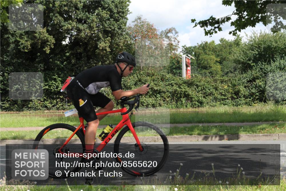 10.08.2025 - GEWOBA Citytriathlon Bremen Yannick Fuchs http://msf.ph/oto/8565620 10.08.2025 12:09:10 Radfahren 727, 731, 779, 837, 871, 890, 896 meine-sportfotos.de