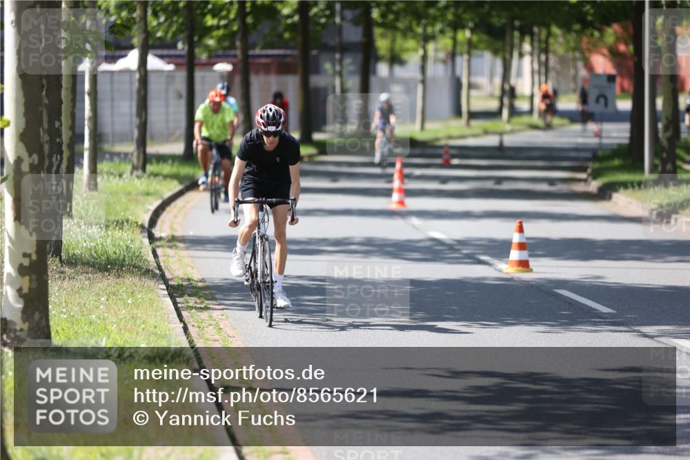 10.08.2025 - GEWOBA Citytriathlon Bremen Yannick Fuchs http://msf.ph/oto/8565621 10.08.2025 14:49:51 Radfahren 6, 169, 193, 293, 305, 322, 377, 402, 407, 429, 466, 509, 517 meine-sportfotos.de