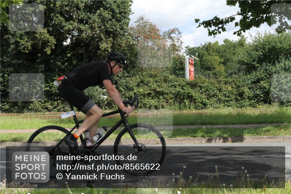 10.08.2025 - GEWOBA Citytriathlon Bremen Yannick Fuchs http://msf.ph/oto/8565622 10.08.2025 12:09:12 Radfahren 727, 731, 779, 837, 871, 890, 896 meine-sportfotos.de