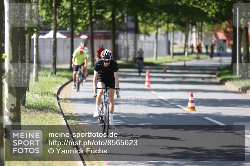 10.08.2025 - GEWOBA Citytriathlon Bremen Yannick Fuchs http://msf.ph/oto/8565623 10.08.2025 14:49:51 Radfahren 6, 169, 193, 293, 305, 322, 377, 402, 407, 429, 466, 509, 517 meine-sportfotos.de