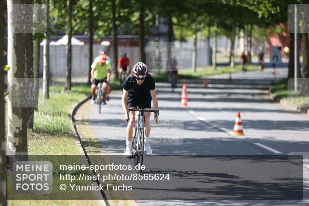 10.08.2025 - GEWOBA Citytriathlon Bremen Yannick Fuchs http://msf.ph/oto/8565624 10.08.2025 14:49:51 Radfahren 6, 169, 193, 293, 305, 322, 377, 402, 407, 429, 466, 509, 517 meine-sportfotos.de