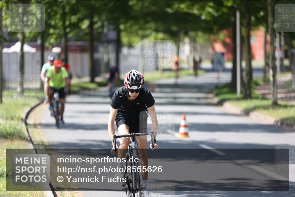 10.08.2025 - GEWOBA Citytriathlon Bremen Yannick Fuchs http://msf.ph/oto/8565626 10.08.2025 14:49:52 Radfahren 6, 120, 169, 193, 293, 305, 322, 402, 407, 429, 466, 509, 517 meine-sportfotos.de