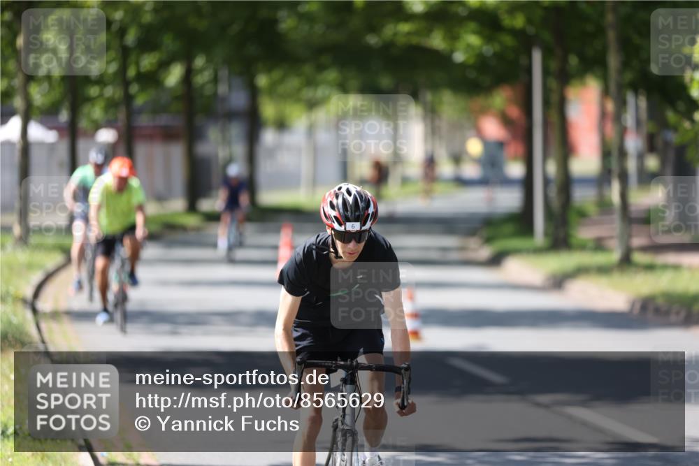 10.08.2025 - GEWOBA Citytriathlon Bremen Yannick Fuchs http://msf.ph/oto/8565629 10.08.2025 14:49:52 Radfahren 6, 120, 169, 193, 293, 305, 322, 402, 407, 429, 466, 509, 517 meine-sportfotos.de
