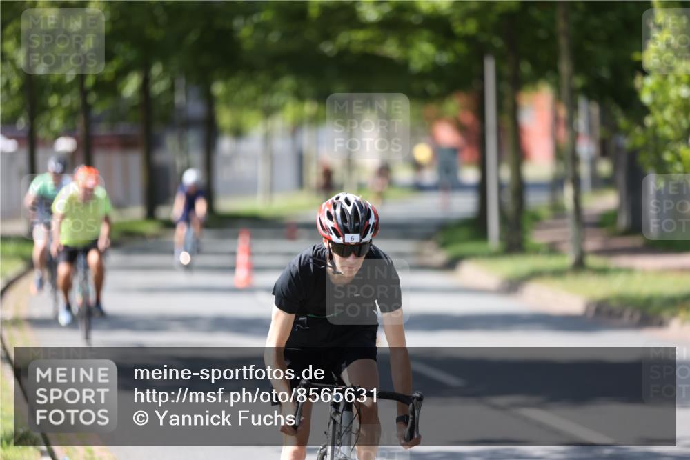 10.08.2025 - GEWOBA Citytriathlon Bremen Yannick Fuchs http://msf.ph/oto/8565631 10.08.2025 14:49:53 Radfahren 6, 120, 169, 193, 293, 305, 322, 402, 407, 429, 466, 509, 517 meine-sportfotos.de