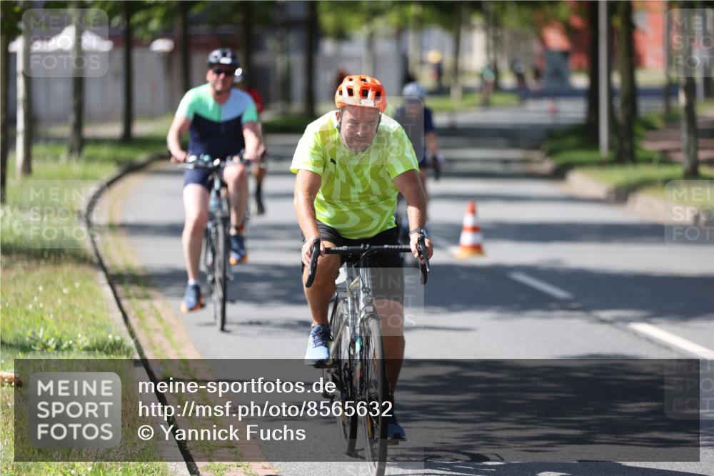 10.08.2025 - GEWOBA Citytriathlon Bremen Yannick Fuchs http://msf.ph/oto/8565632 10.08.2025 14:49:55 Radfahren 6, 120, 169, 193, 293, 305, 322, 400, 407, 466, 509, 517 meine-sportfotos.de