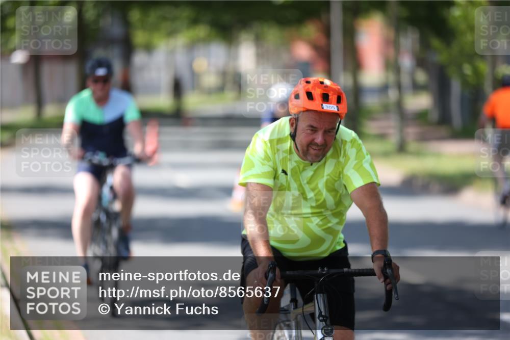10.08.2025 - GEWOBA Citytriathlon Bremen Yannick Fuchs http://msf.ph/oto/8565637 10.08.2025 14:49:56 Radfahren 6, 120, 169, 193, 293, 305, 322, 356, 400, 407, 466, 509 meine-sportfotos.de