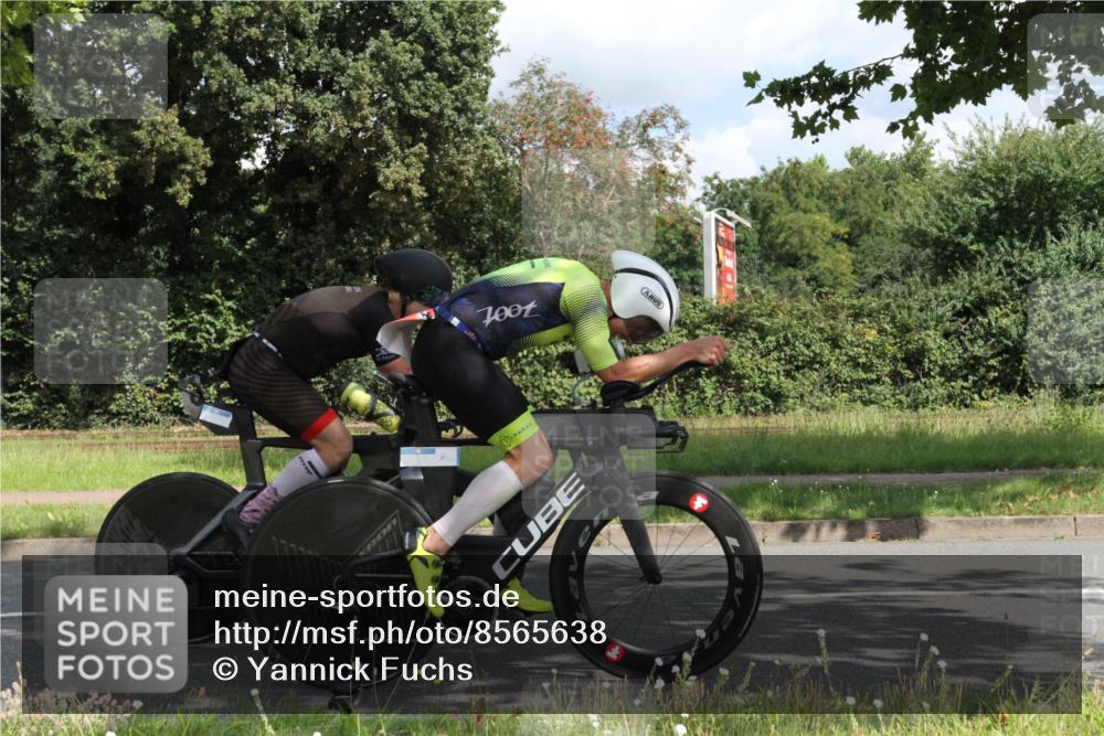 10.08.2025 - GEWOBA Citytriathlon Bremen Yannick Fuchs http://msf.ph/oto/8565638 10.08.2025 12:09:25 Radfahren 611, 633, 674, 779, 814, 837, 871, 880, 890, 896 meine-sportfotos.de