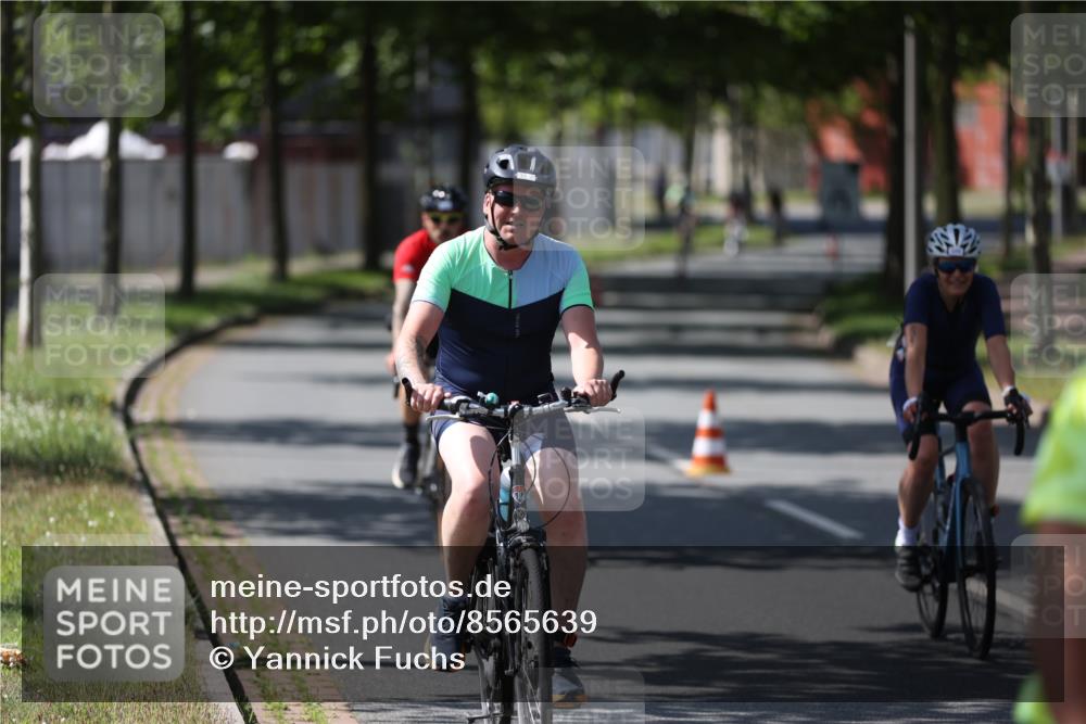 10.08.2025 - GEWOBA Citytriathlon Bremen Yannick Fuchs http://msf.ph/oto/8565639 10.08.2025 14:49:56 Radfahren 6, 120, 169, 193, 293, 305, 322, 356, 400, 407, 466, 509 meine-sportfotos.de