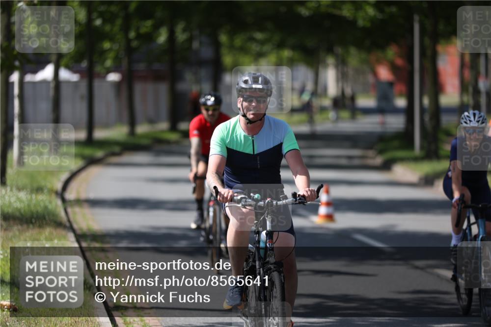 10.08.2025 - GEWOBA Citytriathlon Bremen Yannick Fuchs http://msf.ph/oto/8565641 10.08.2025 14:49:57 Radfahren 120, 169, 193, 293, 305, 322, 356, 400, 407, 509 meine-sportfotos.de