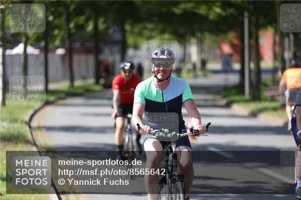 10.08.2025 - GEWOBA Citytriathlon Bremen Yannick Fuchs http://msf.ph/oto/8565642 10.08.2025 14:49:57 Radfahren 120, 169, 193, 293, 305, 322, 356, 400, 407, 509 meine-sportfotos.de