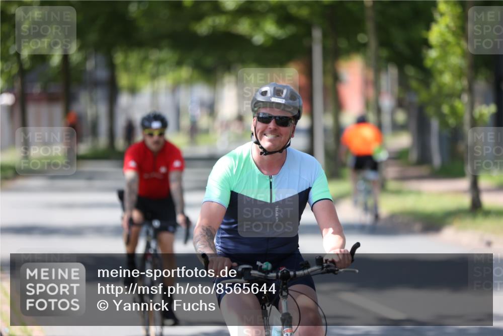 10.08.2025 - GEWOBA Citytriathlon Bremen Yannick Fuchs http://msf.ph/oto/8565644 10.08.2025 14:49:57 Radfahren 120, 169, 193, 293, 305, 322, 356, 400, 407, 509 meine-sportfotos.de