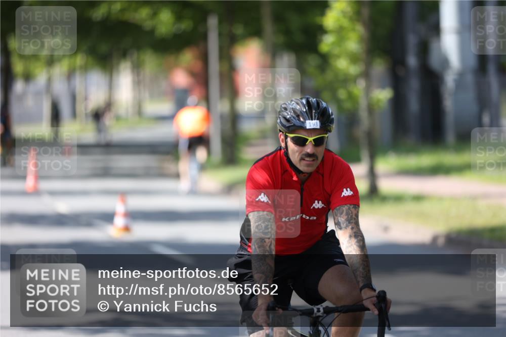 10.08.2025 - GEWOBA Citytriathlon Bremen Yannick Fuchs http://msf.ph/oto/8565652 10.08.2025 14:49:58 Radfahren 120, 169, 193, 293, 305, 322, 356, 400, 407, 509 meine-sportfotos.de