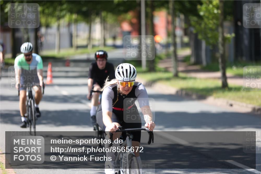 10.08.2025 - GEWOBA Citytriathlon Bremen Yannick Fuchs http://msf.ph/oto/8565672 10.08.2025 14:50:10 Radfahren 120, 293, 322, 352, 356, 400, 410 meine-sportfotos.de