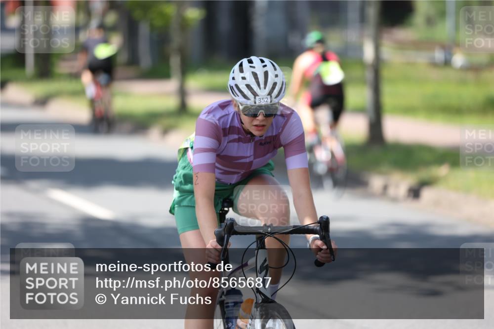 10.08.2025 - GEWOBA Citytriathlon Bremen Yannick Fuchs http://msf.ph/oto/8565687 10.08.2025 14:50:16 Radfahren 120, 231, 352, 356, 400, 410, 504 meine-sportfotos.de