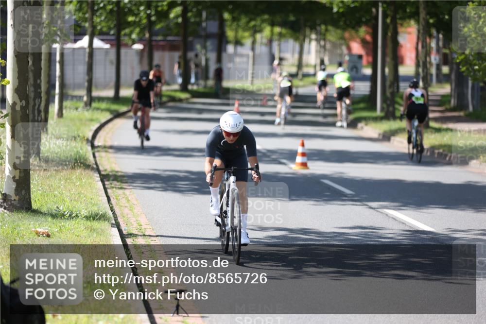 10.08.2025 - GEWOBA Citytriathlon Bremen Yannick Fuchs http://msf.ph/oto/8565726 10.08.2025 14:51:09 Radfahren 338, 379, 411, 470, 494 meine-sportfotos.de