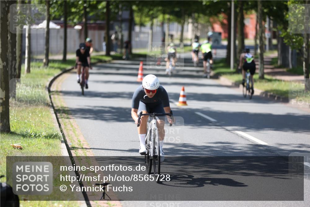10.08.2025 - GEWOBA Citytriathlon Bremen Yannick Fuchs http://msf.ph/oto/8565728 10.08.2025 14:51:09 Radfahren 338, 379, 411, 470, 494 meine-sportfotos.de