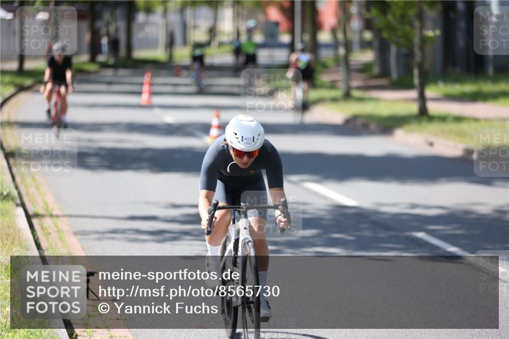 10.08.2025 - GEWOBA Citytriathlon Bremen Yannick Fuchs http://msf.ph/oto/8565730 10.08.2025 14:51:09 Radfahren 338, 379, 411, 470, 494 meine-sportfotos.de