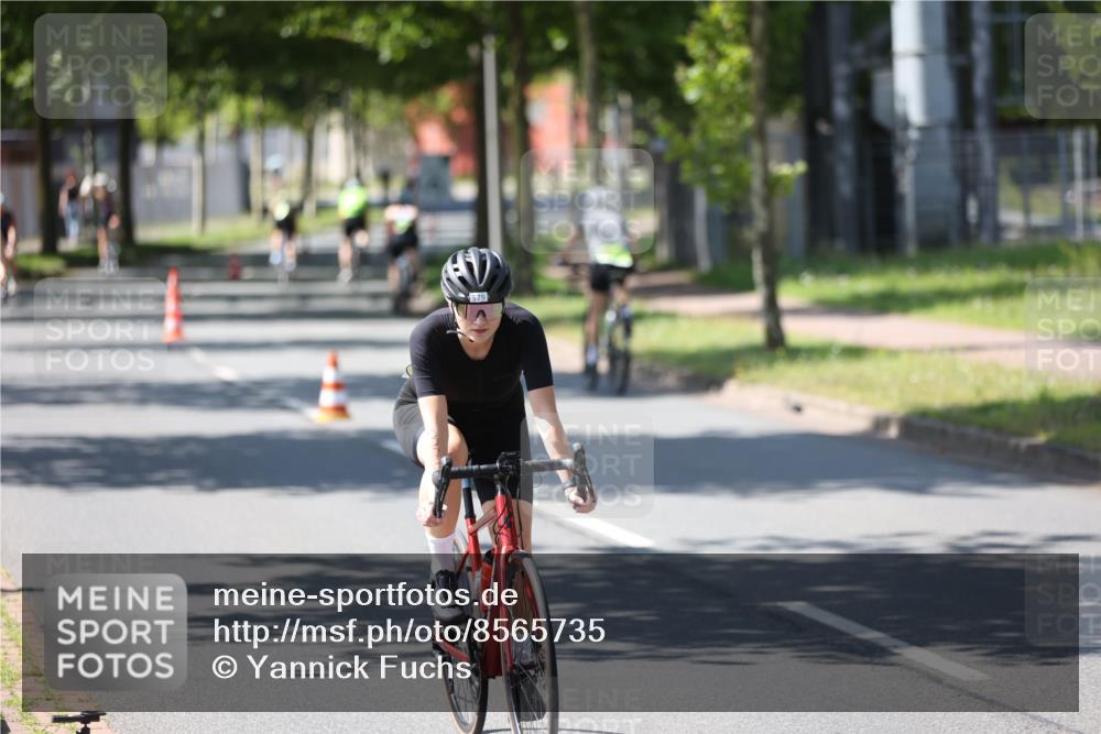10.08.2025 - GEWOBA Citytriathlon Bremen Yannick Fuchs http://msf.ph/oto/8565735 10.08.2025 14:51:11 Radfahren 338, 379, 399, 411, 470, 494 meine-sportfotos.de