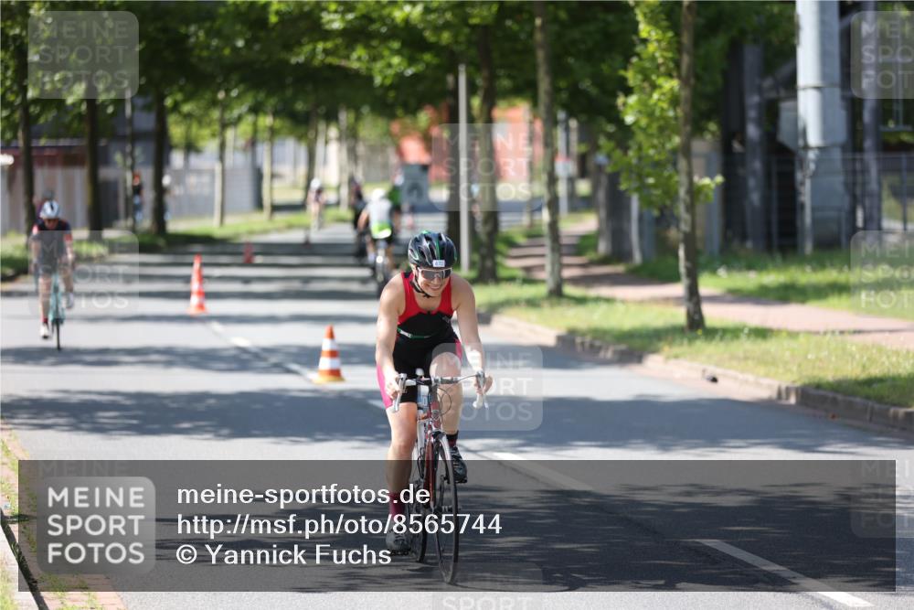 10.08.2025 - GEWOBA Citytriathlon Bremen Yannick Fuchs http://msf.ph/oto/8565744 10.08.2025 14:51:14 Radfahren 212, 338, 379, 399, 411, 470, 492, 494 meine-sportfotos.de