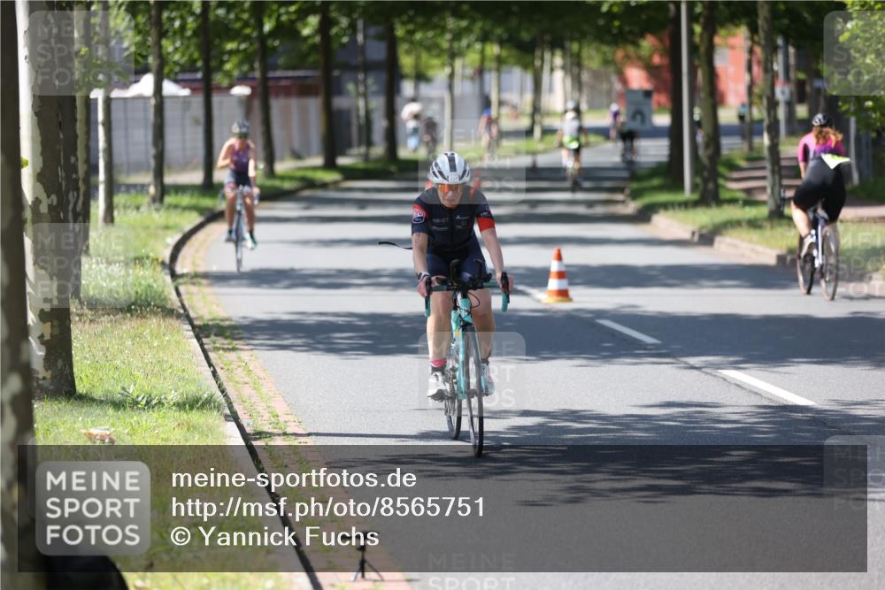 10.08.2025 - GEWOBA Citytriathlon Bremen Yannick Fuchs http://msf.ph/oto/8565751 10.08.2025 14:51:17 Radfahren 212, 338, 379, 399, 411, 468, 470, 492, 494 meine-sportfotos.de