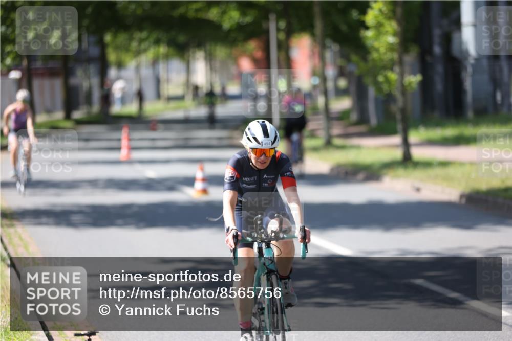10.08.2025 - GEWOBA Citytriathlon Bremen Yannick Fuchs http://msf.ph/oto/8565756 10.08.2025 14:51:17 Radfahren 212, 338, 379, 399, 411, 468, 470, 492, 494 meine-sportfotos.de