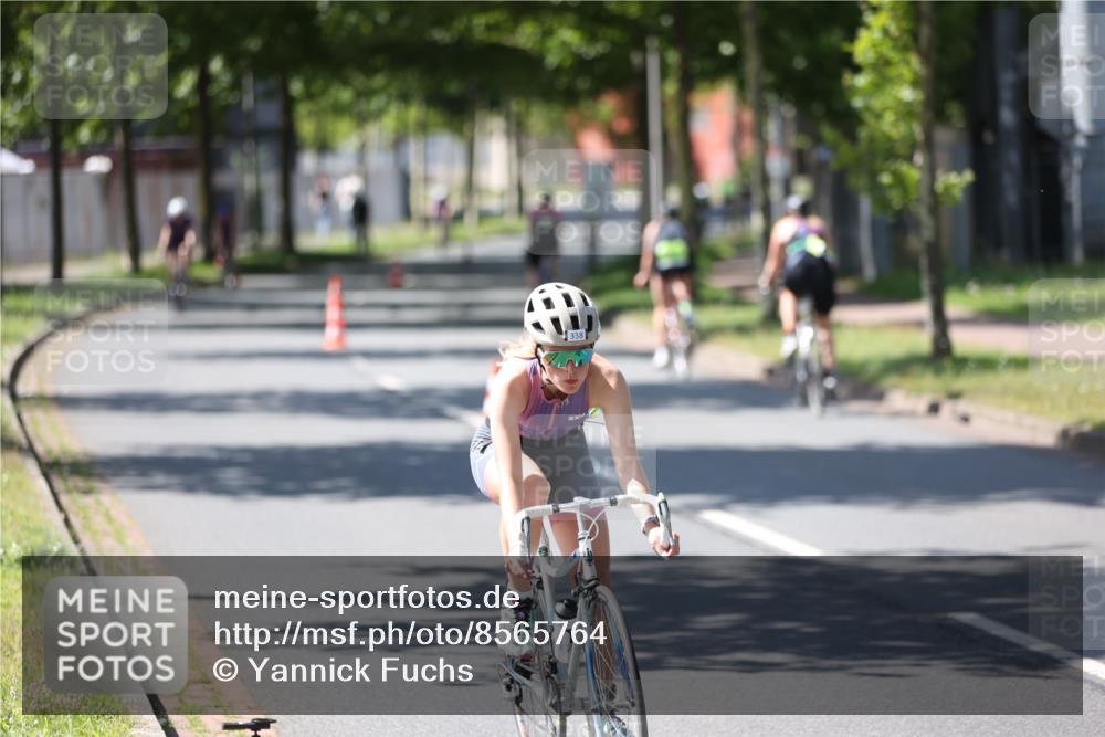 10.08.2025 - GEWOBA Citytriathlon Bremen Yannick Fuchs http://msf.ph/oto/8565764 10.08.2025 14:51:20 Radfahren 212, 338, 379, 399, 411, 468, 470, 492, 494 meine-sportfotos.de