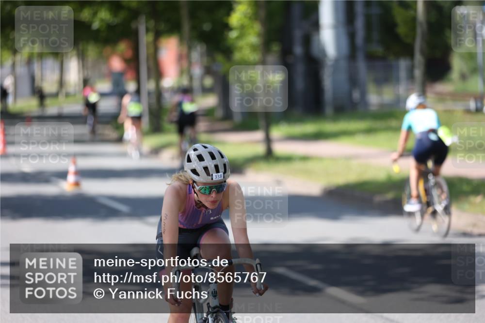 10.08.2025 - GEWOBA Citytriathlon Bremen Yannick Fuchs http://msf.ph/oto/8565767 10.08.2025 14:51:21 Radfahren 212, 338, 379, 399, 411, 468, 470, 492, 494 meine-sportfotos.de