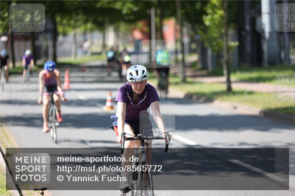 10.08.2025 - GEWOBA Citytriathlon Bremen Yannick Fuchs http://msf.ph/oto/8565772 10.08.2025 14:51:27 Radfahren 212, 338, 374, 399, 468, 492, 494 meine-sportfotos.de