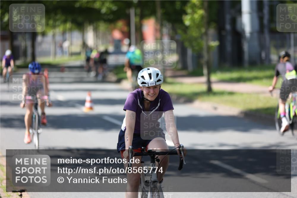 10.08.2025 - GEWOBA Citytriathlon Bremen Yannick Fuchs http://msf.ph/oto/8565774 10.08.2025 14:51:27 Radfahren 212, 338, 374, 399, 468, 492, 494 meine-sportfotos.de