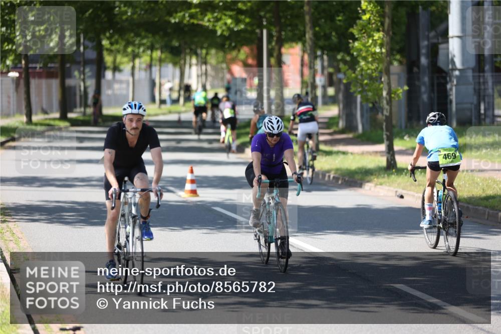 10.08.2025 - GEWOBA Citytriathlon Bremen Yannick Fuchs http://msf.ph/oto/8565782 10.08.2025 14:51:31 Radfahren 212, 237, 374, 399, 468, 492 meine-sportfotos.de