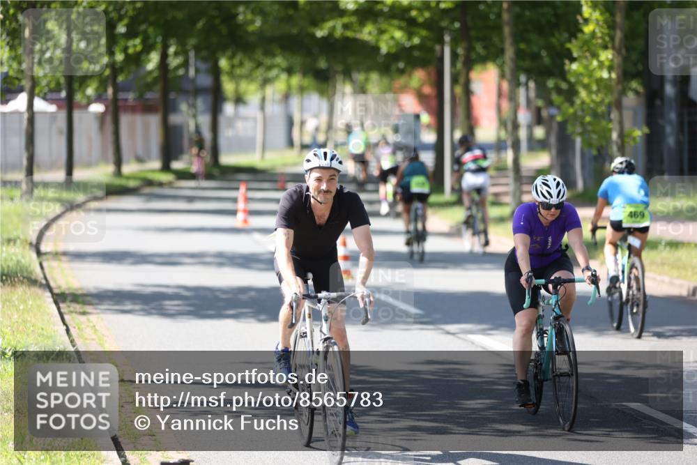 10.08.2025 - GEWOBA Citytriathlon Bremen Yannick Fuchs http://msf.ph/oto/8565783 10.08.2025 14:51:32 Radfahren 212, 237, 374, 399, 468, 492 meine-sportfotos.de