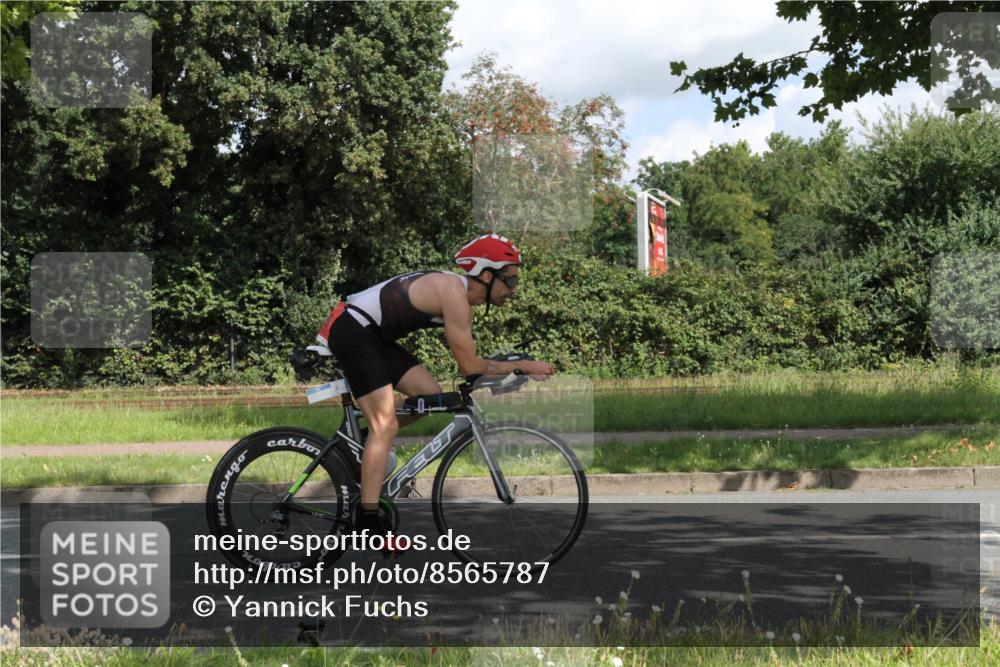 10.08.2025 - GEWOBA Citytriathlon Bremen Yannick Fuchs http://msf.ph/oto/8565787 10.08.2025 12:10:44 Radfahren 573, 622, 629, 644, 647, 651, 656, 659, 685, 712, 716, 722, 730, 748, 755, 819, 889, 898, 1014 meine-sportfotos.de