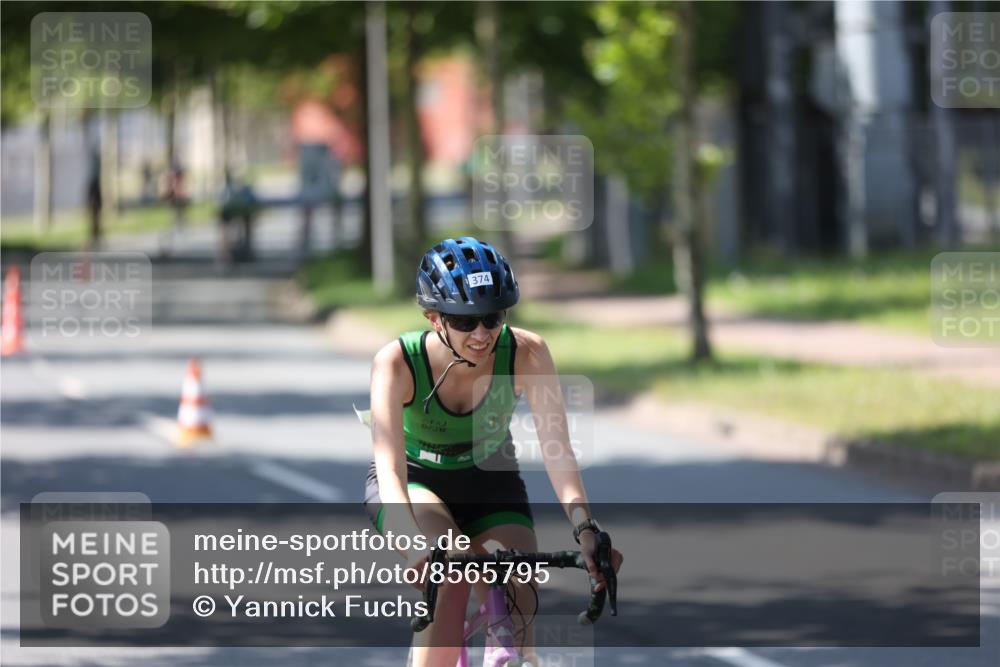 10.08.2025 - GEWOBA Citytriathlon Bremen Yannick Fuchs http://msf.ph/oto/8565795 10.08.2025 14:51:40 Radfahren 183, 237, 374, 468, 523 meine-sportfotos.de