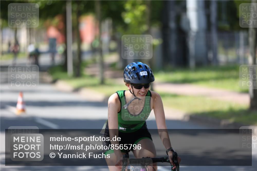 10.08.2025 - GEWOBA Citytriathlon Bremen Yannick Fuchs http://msf.ph/oto/8565796 10.08.2025 14:51:40 Radfahren 183, 237, 374, 468, 523 meine-sportfotos.de