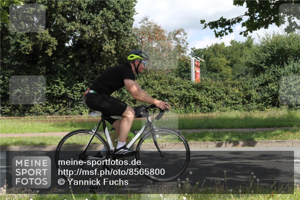 10.08.2025 - GEWOBA Citytriathlon Bremen Yannick Fuchs http://msf.ph/oto/8565800 10.08.2025 12:10:49 Radfahren 573, 622, 625, 629, 651, 656, 659, 685, 712, 716, 722, 748, 812, 819, 898 meine-sportfotos.de
