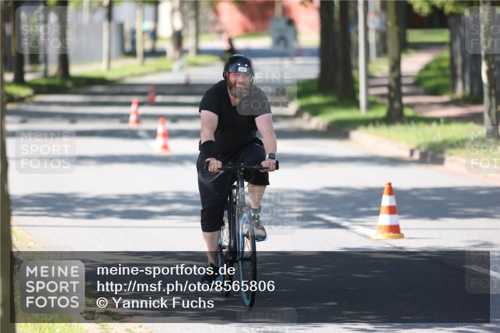 10.08.2025 - GEWOBA Citytriathlon Bremen Yannick Fuchs http://msf.ph/oto/8565806 10.08.2025 14:51:52 Radfahren 183, 237, 341, 368, 428, 523 meine-sportfotos.de