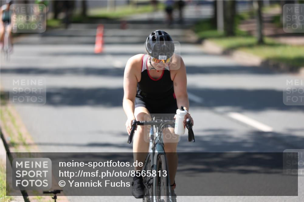 10.08.2025 - GEWOBA Citytriathlon Bremen Yannick Fuchs http://msf.ph/oto/8565813 10.08.2025 14:52:06 Radfahren 315, 321, 341, 361, 368, 412, 428 meine-sportfotos.de