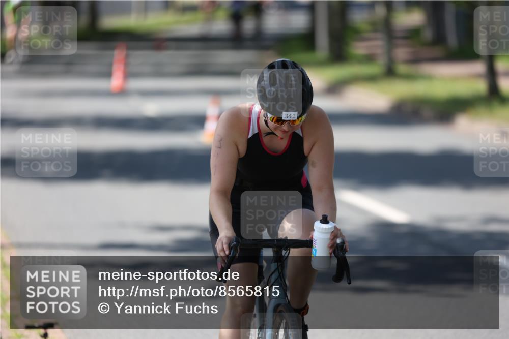 10.08.2025 - GEWOBA Citytriathlon Bremen Yannick Fuchs http://msf.ph/oto/8565815 10.08.2025 14:52:07 Radfahren 315, 321, 341, 361, 368, 412, 428, 496 meine-sportfotos.de