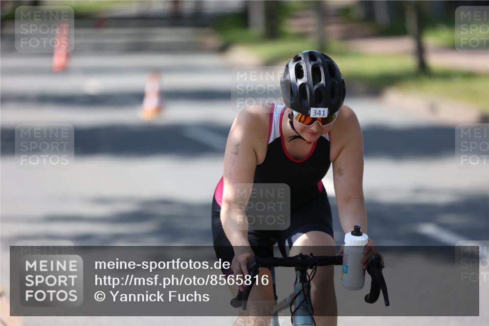 10.08.2025 - GEWOBA Citytriathlon Bremen Yannick Fuchs http://msf.ph/oto/8565816 10.08.2025 14:52:07 Radfahren 315, 321, 341, 361, 368, 412, 428, 496 meine-sportfotos.de