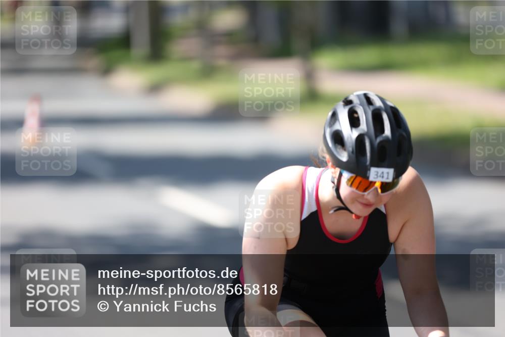 10.08.2025 - GEWOBA Citytriathlon Bremen Yannick Fuchs http://msf.ph/oto/8565818 10.08.2025 14:52:07 Radfahren 315, 321, 341, 361, 368, 412, 428, 496 meine-sportfotos.de