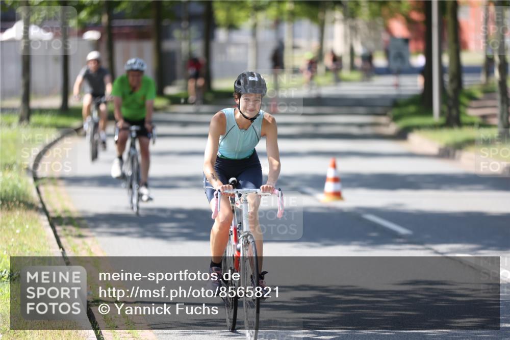 10.08.2025 - GEWOBA Citytriathlon Bremen Yannick Fuchs http://msf.ph/oto/8565821 10.08.2025 14:52:11 Radfahren 315, 321, 327, 341, 361, 368, 381, 412, 428, 496, 520 meine-sportfotos.de