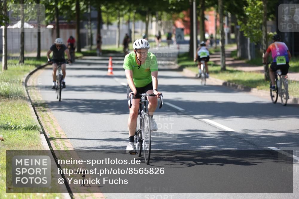 10.08.2025 - GEWOBA Citytriathlon Bremen Yannick Fuchs http://msf.ph/oto/8565826 10.08.2025 14:52:13 Radfahren 315, 321, 327, 341, 361, 368, 381, 412, 428, 496, 520 meine-sportfotos.de