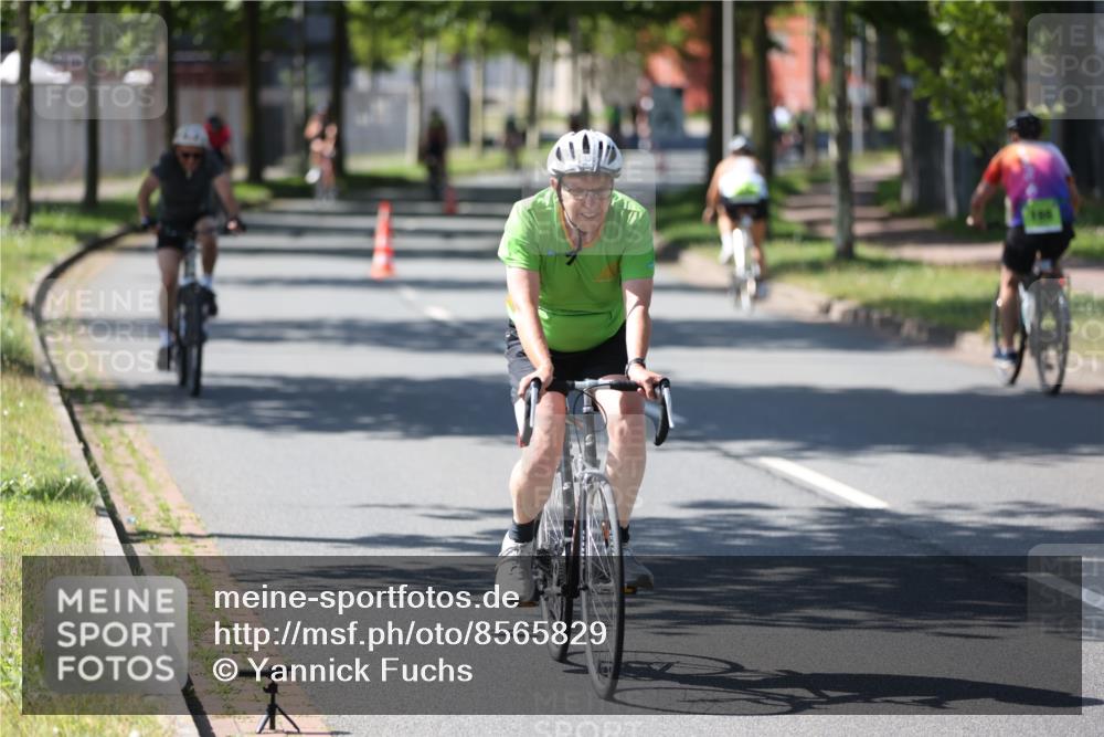 10.08.2025 - GEWOBA Citytriathlon Bremen Yannick Fuchs http://msf.ph/oto/8565829 10.08.2025 14:52:13 Radfahren 315, 321, 327, 341, 361, 368, 381, 412, 428, 496, 520 meine-sportfotos.de