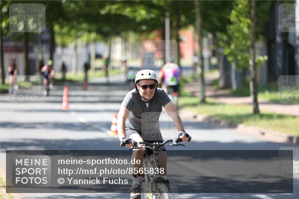 10.08.2025 - GEWOBA Citytriathlon Bremen Yannick Fuchs http://msf.ph/oto/8565838 10.08.2025 14:52:15 Radfahren 315, 321, 327, 341, 361, 381, 412, 428, 496, 520 meine-sportfotos.de