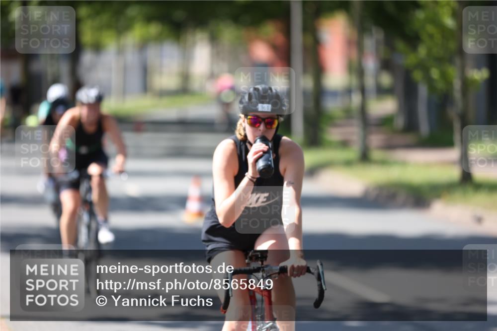 10.08.2025 - GEWOBA Citytriathlon Bremen Yannick Fuchs http://msf.ph/oto/8565849 10.08.2025 14:52:22 Radfahren 327, 329, 347, 361, 381, 412, 439, 469, 496, 520 meine-sportfotos.de